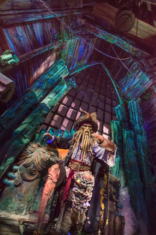 File:Shanghai disney inside6.jpg