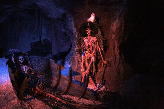 File:MermaidAtPOTCRide.jpg