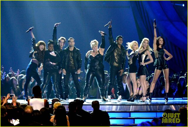 File:Pitch-perfect-mtv-movie-awards-2013-performance-watch-now-03.jpg