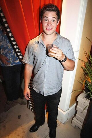 File:Adam-DeVine-by-AmandaNowak-588.jpg
