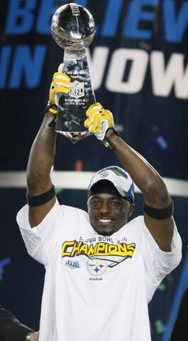 File:Holmes-LombardiTrophy.jpg