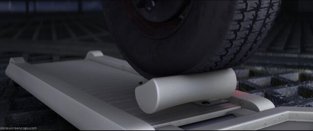 File:Cars2-disneyscreencaps.com-9247.jpg