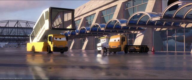 File:Cars2-disneyscreencaps.com-5209.jpg