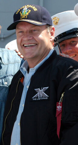 File:Kelsey Grammer fleet week.jpg