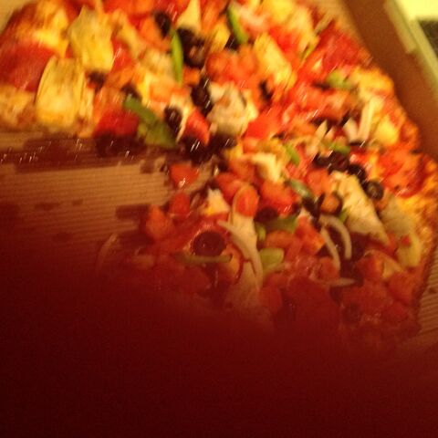 File:Round table 1st pizza.jpeg