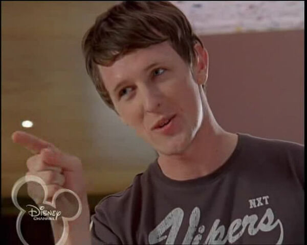 Datei:Nate Pointing.jpg