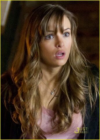 File:Danielle-in-Friday-the-13th-danielle-panabaker-4343609-759-1053.jpg