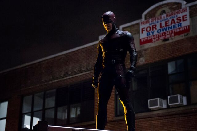 File:Daredevil-netflix-serie-marvel-costume-rouge.jpg