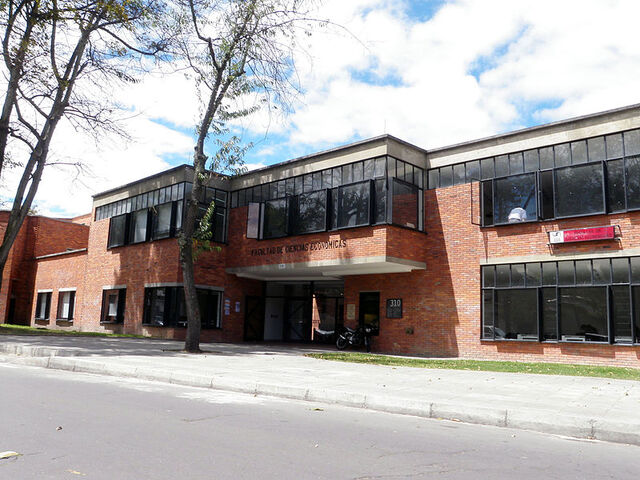 File:Universidad de las Artes.jpg