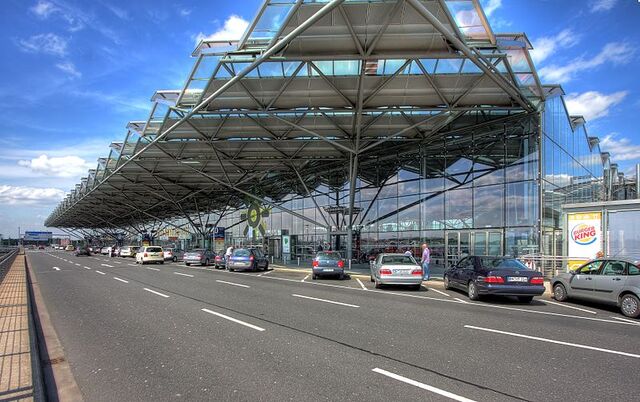 File:Terminal 2 Exterior.jpg