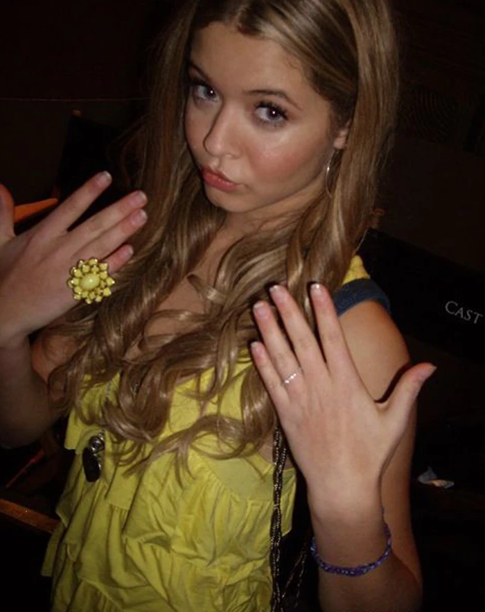 Alison Dilaurentis Season 1 Age