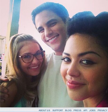 Archivo:Brant-daugherty-girlfriend.jpg