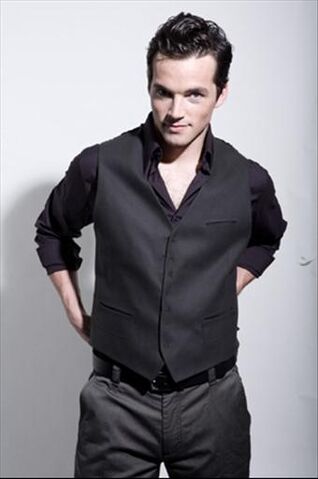 Archivo:600full-ian-harding.jpg
