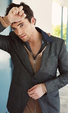 Archivo:Ian-harding-live-wallpaper-2-2-s-307x512.jpg