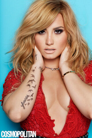 File:53a09fbb3a7df - cos-02-demi-lovato-de.jpg