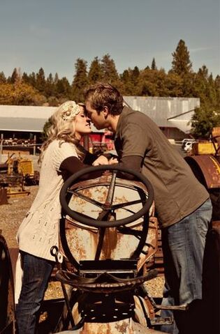 File:Engagement-couple-kissing-farm-81469.jpg