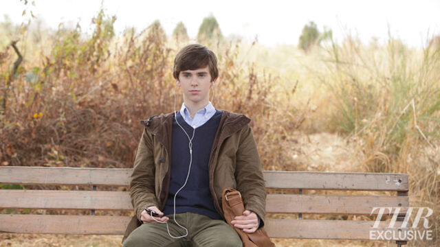 File:Bates-motel-freddie-highmore-image.jpg