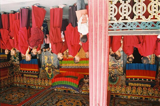 File:Lamas Rumtek.jpg