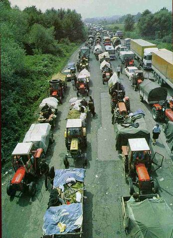 File:Serb refugees.jpg