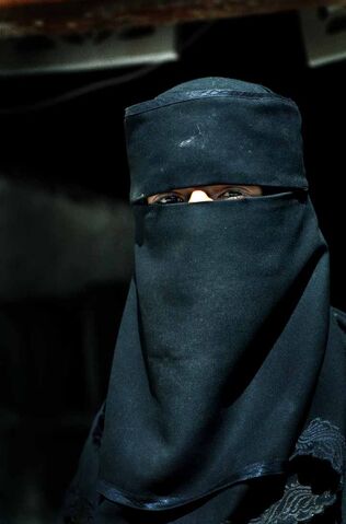File:Muslim woman in Yemen.jpg