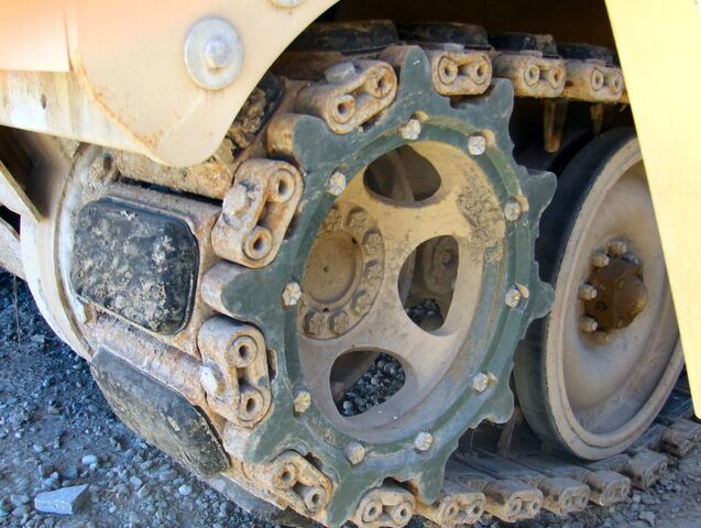 File:M113-tracks-closeup-3.jpg