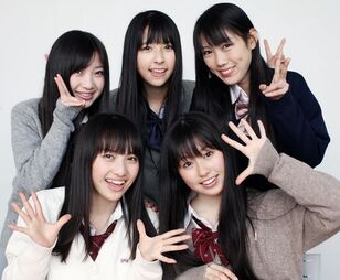 Momoclo
