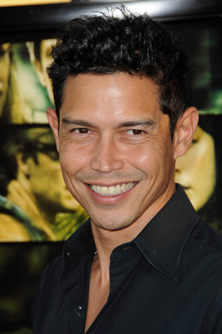 File:Anthony Ruivivar.png