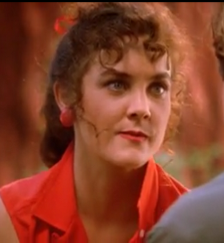 File:Elena Wohl as Naomi.png