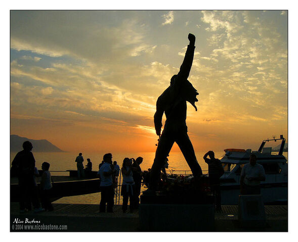 Archivo:FreddieStatue.jpg