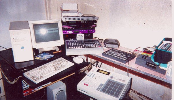 File:The Beat Parlor.jpg