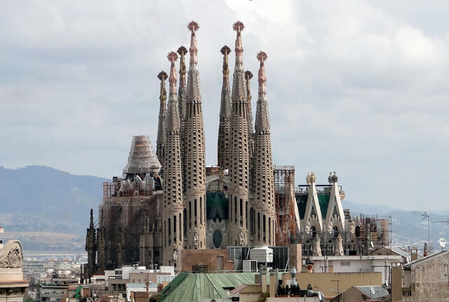 File:Sagrada Familia.jpg