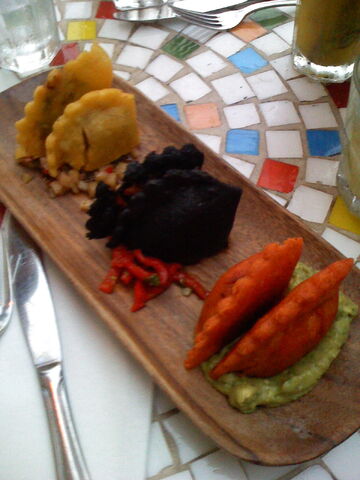 File:Empanadas-5643.jpg