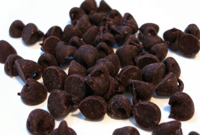 File:Chocolate chips.jpg