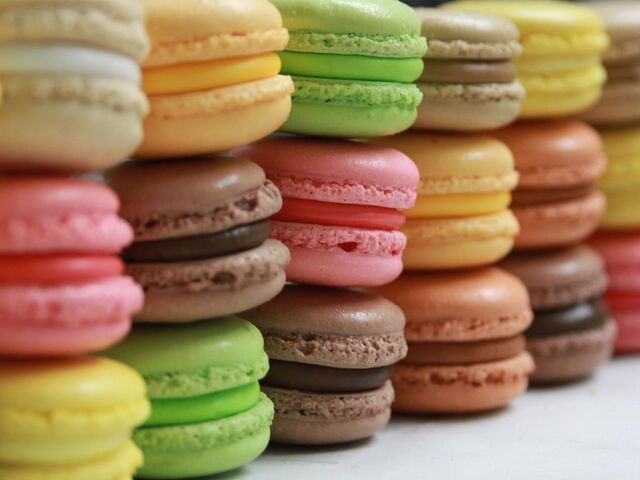 File:Macarons.jpg