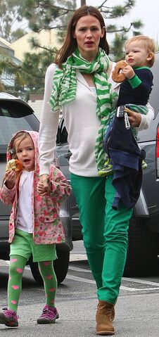 File:Jennifer-Garner-got-St-Patrick-Day-spirit-year-when.jpg