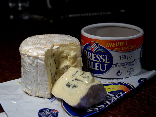 File:Bleu de Bresse.jpg