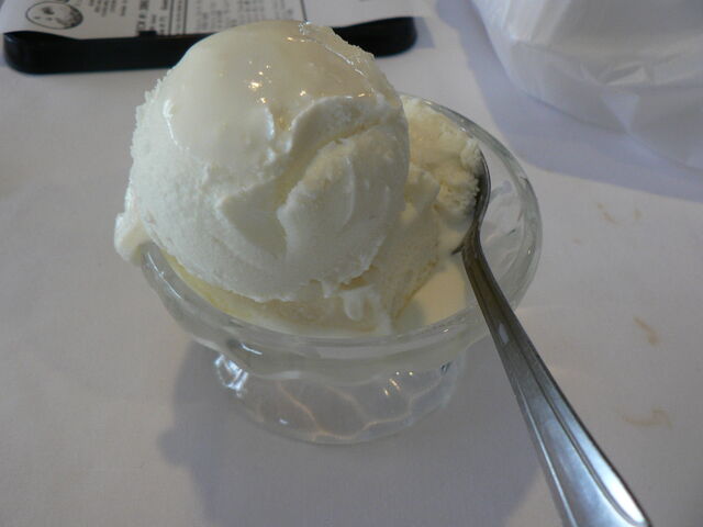 File:Coconut+ice+cream-3283.jpg