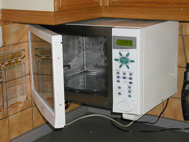 File:Microwave 750.jpg