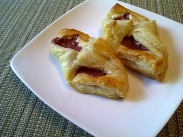 File:Guava-and-cheese-tarts-2-07-11.jpg