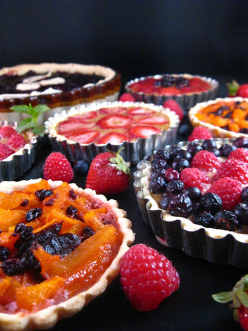 File:Medieval-fruit-tarts.jpg