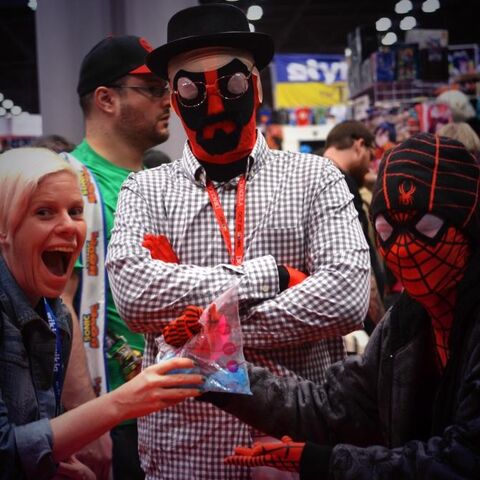 File:NYCC-2014 WikiaLive 0019.jpg