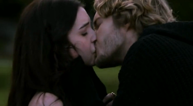 File:Kissed - 48 Francis & Mary Kiss.png