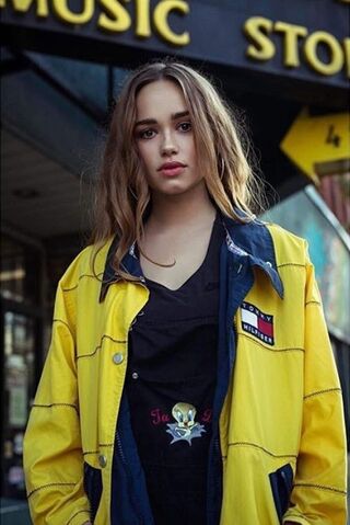 File:Rosewilliams2016photoshoot4.jpg