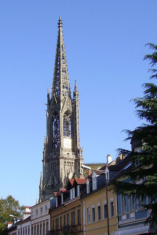 File:800px-Gedaechtniskirche Speyer Sued.jpg