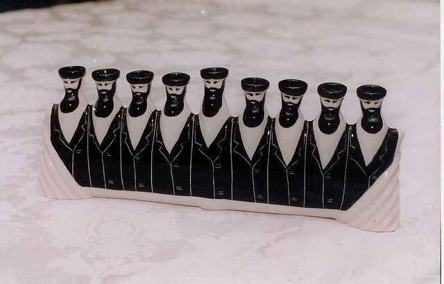 File:Art Chanukah Menorah.jpg