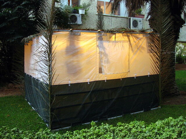 File:Sukkah.jpg