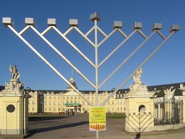 File:Chanukka Karlsruhe 1.jpg
