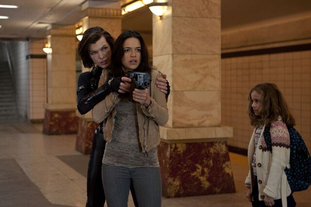 File:Resident-evil-Retribution-2012.jpg