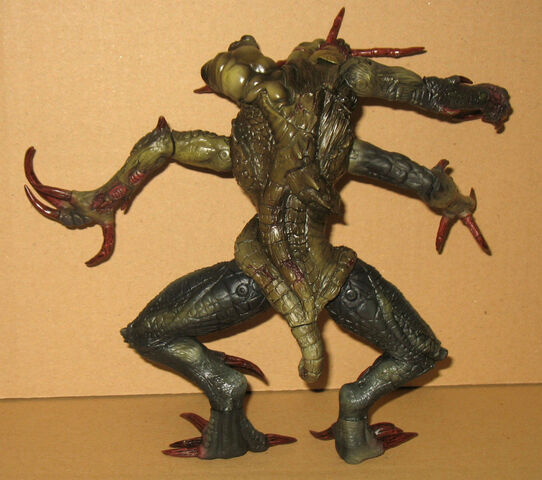 File:Moby Dick - BRAIN SUCKER figurine 2.jpg