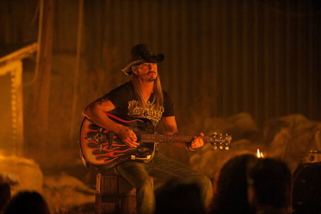 File:Revolution 2x13-8.jpg